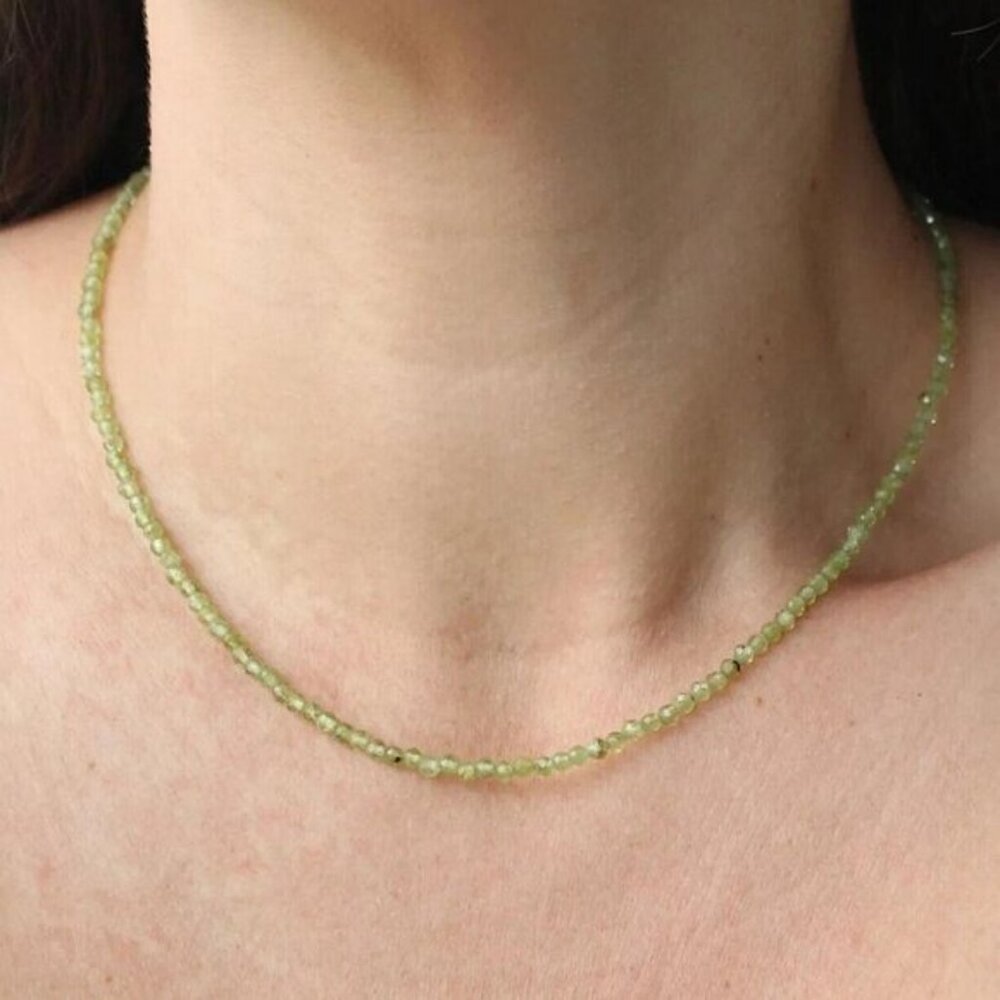August Birthstone Green Beaded Necklace Peridot Gemstone Dainty Jewelry - Picture 15 of 16